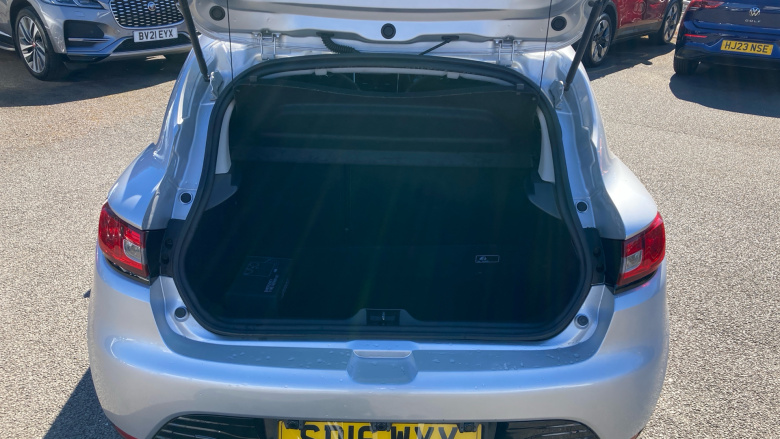 Renault Clio 1.2 16V Dynamique Nav 5dr Petrol Hatchback